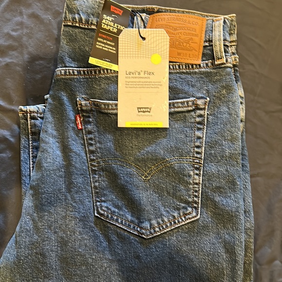 New with tags. Levi’s 541. - Picture 2 of 4
